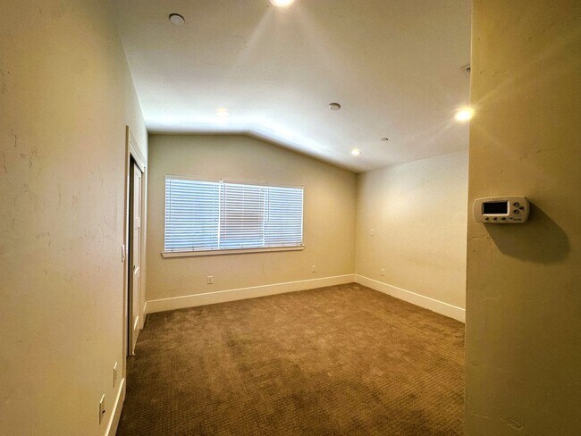 Building Photo - 2625 Nicasio Ln