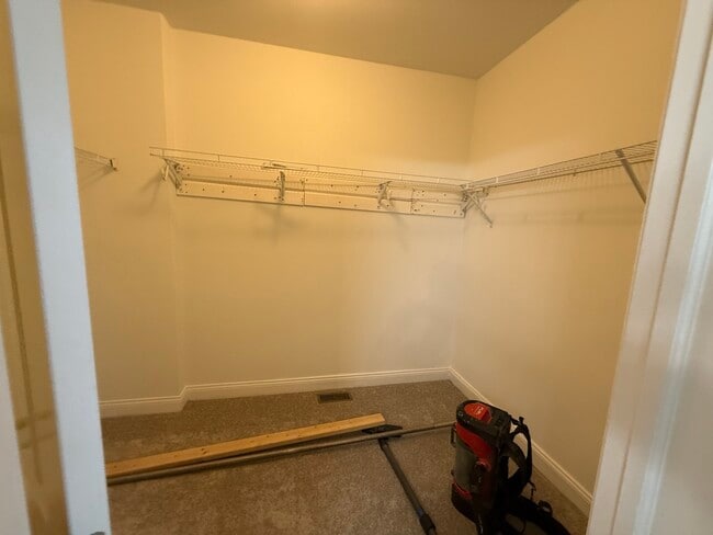 Building Photo - 7006 W Medill Ave