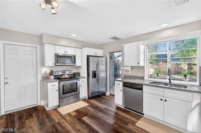 Building Photo - 1576 Beechwood Trail
