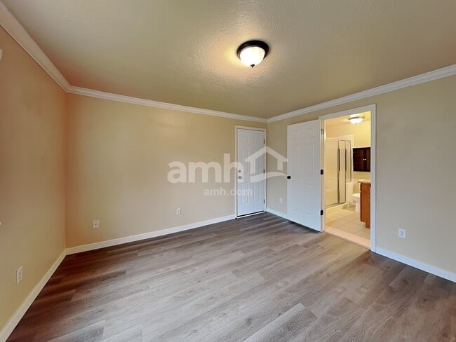 Building Photo - 1745 W McGlinchey St