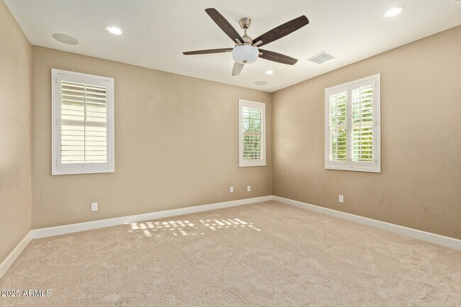 Building Photo - 4322 S Gardenia Dr