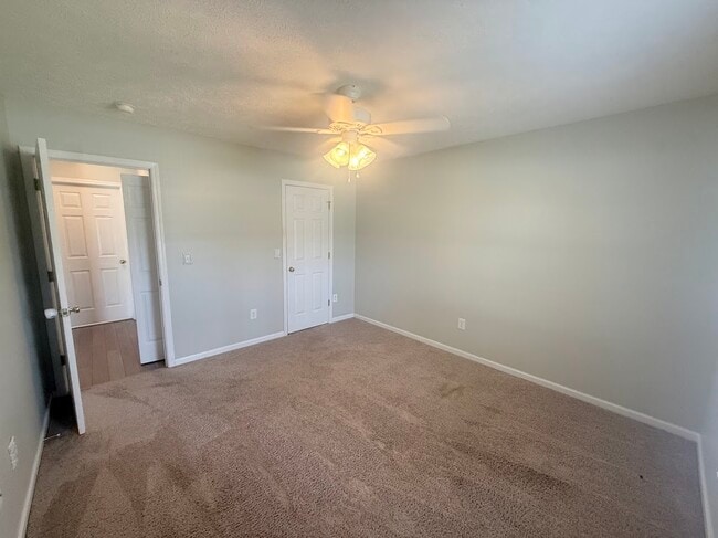 Building Photo - 112 Centennial Cir