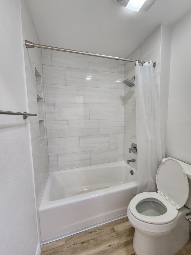 Building Photo - 4054 Nobel Dr