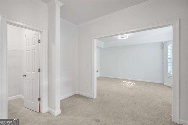 Building Photo - 3405 Regent Pl SW