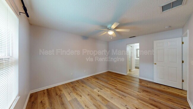 Building Photo - 13290 Pacemaker Dr