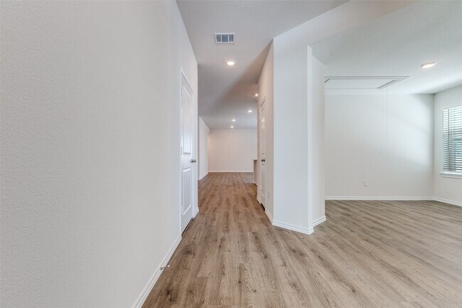 Building Photo - 1640 Basalt Ln