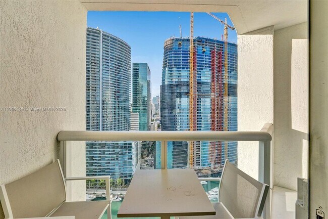 Building Photo - 475 Brickell Ave