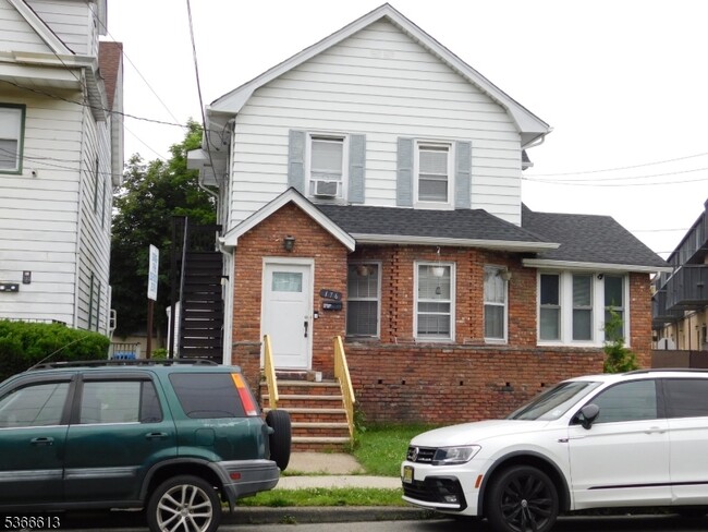 Building Photo - 176 Totowa Rd