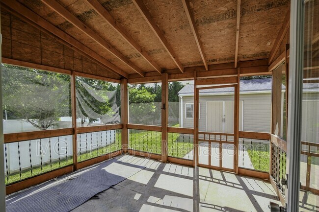 Building Photo - 722 Overlook Rd
