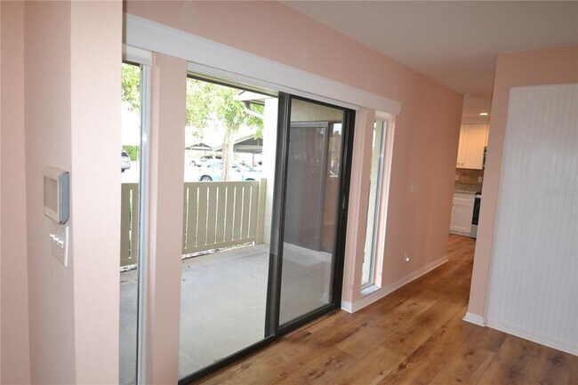 Building Photo - 40 Gretchen Ct