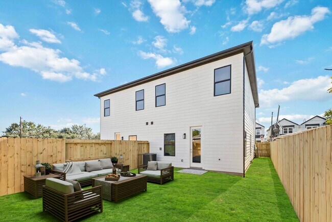 Building Photo - 3845 Seabrook St