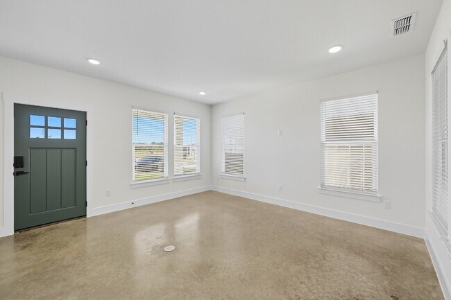 Building Photo - Brand New Custom 3 bedroom home in Granbury!