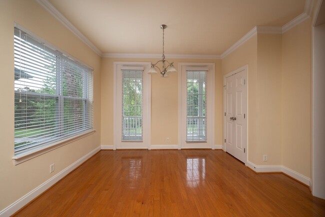 Building Photo - **LUXURIOUS GATED COMMUNITY IN FRANKLIN ZO...