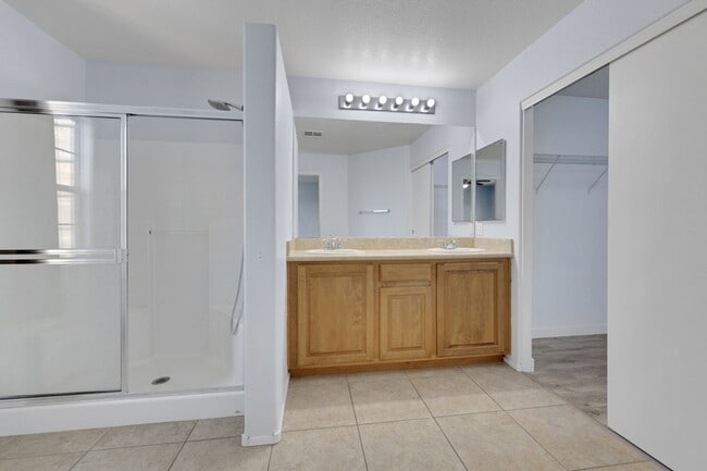 Building Photo - Updated Two-Story 3 bed/2.5 bath Home with Open Kitchen, Attached 1 Car Garage & Modern Flooring ...