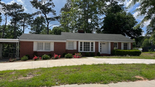 Primary Photo - 307 S George Wallace Dr
