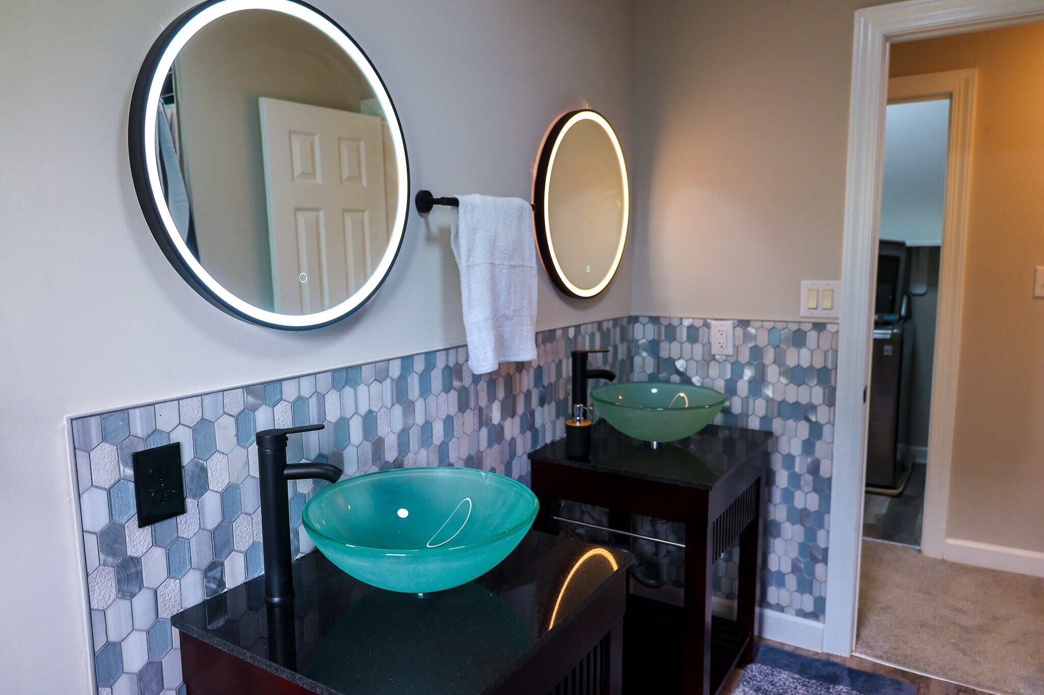 Building Photo - 1208 Enchanted Oaks Dr