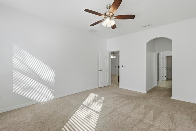 Building Photo - Bay Isle II