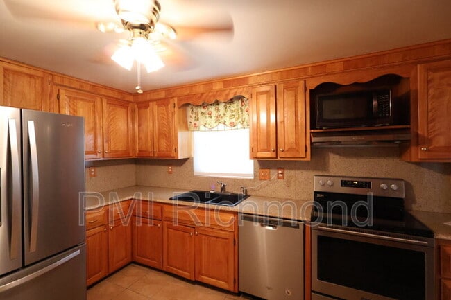 Building Photo - 15808 Tinsberry Pl