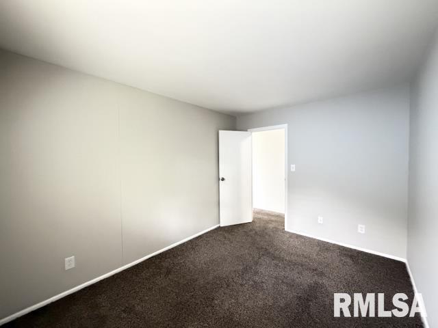 Building Photo - 2220 W Kensington Dr