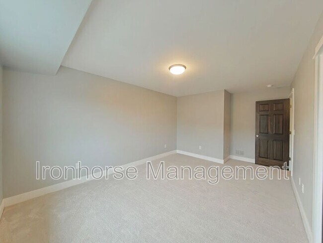 Building Photo - 2930 Warbler Way