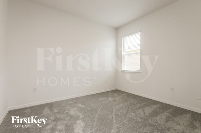 Building Photo - 527 Crown Rose Dr