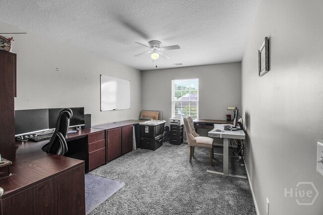 Building Photo - 721 Canyon Dr