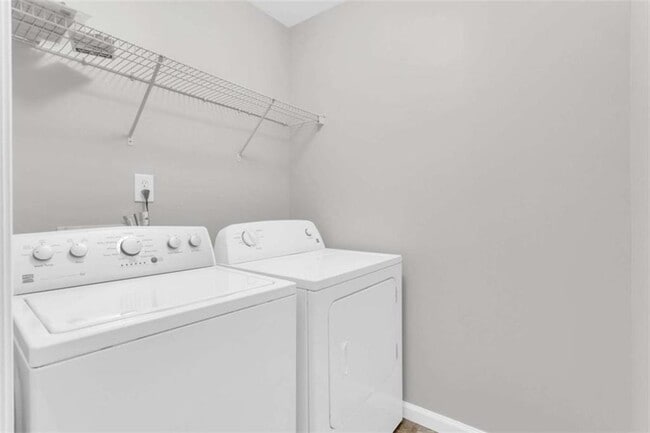 Building Photo - 1955 Durwood Ln