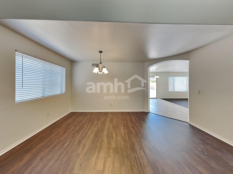 Building Photo - 3417 S 98th Ln