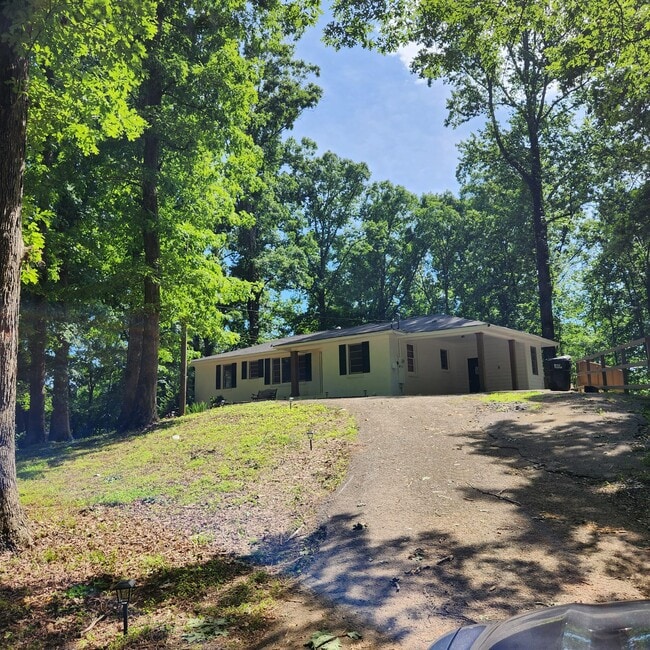 Building Photo - 6218 Stewart Rd