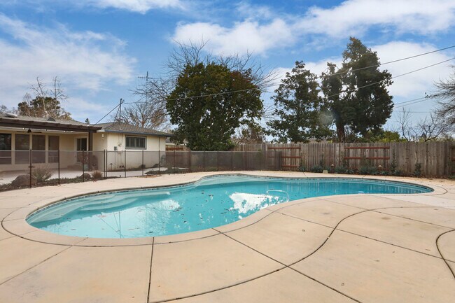 Building Photo - 1177 Fay Cir