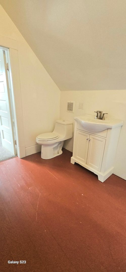 Building Photo - Lovely 2bedroom/1 bonus loft Tacoma house near UPS APPLICATION PENDING