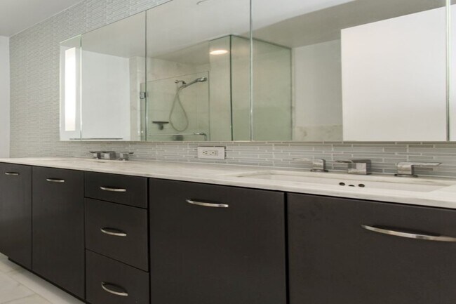 Building Photo - 2 2nd St