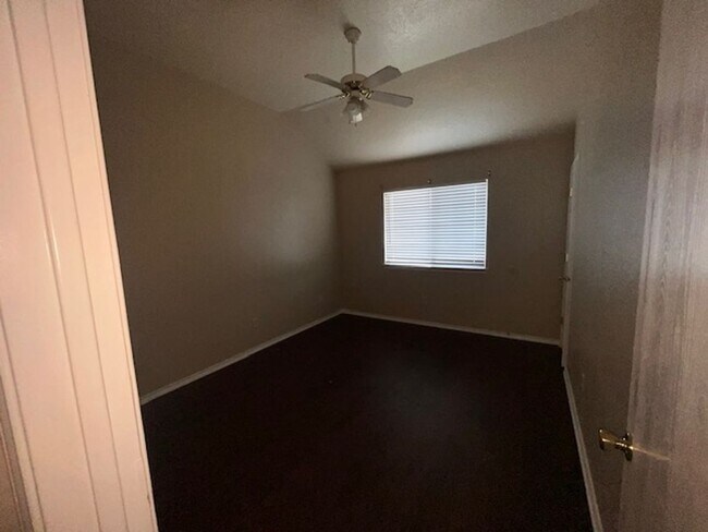 Building Photo - 4411 Abigail Dr