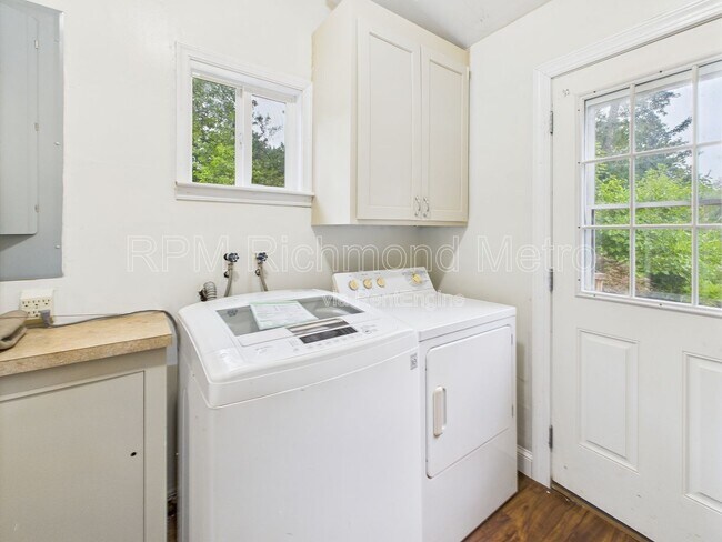 Building Photo - 1109 Dinwiddie Ave
