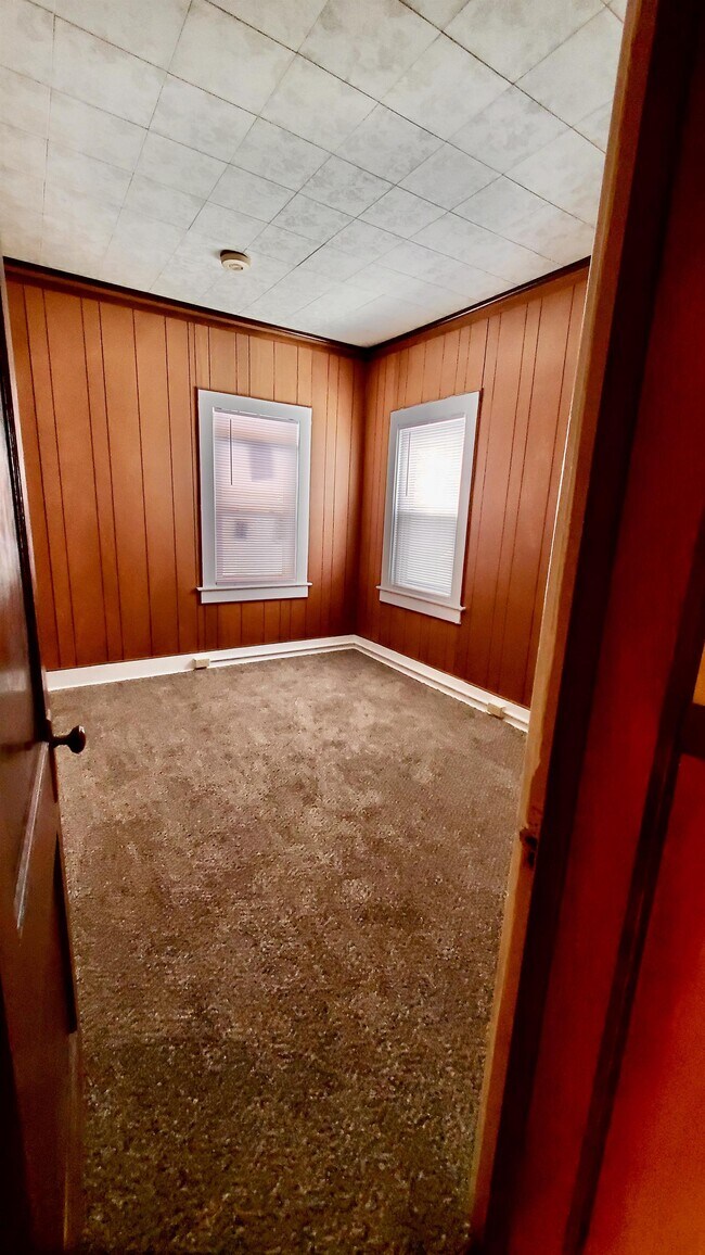 Building Photo - 124 Manilla St