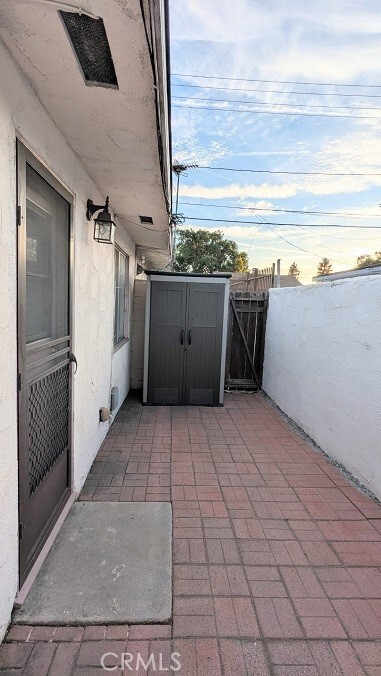 Building Photo - 209 N Florence St