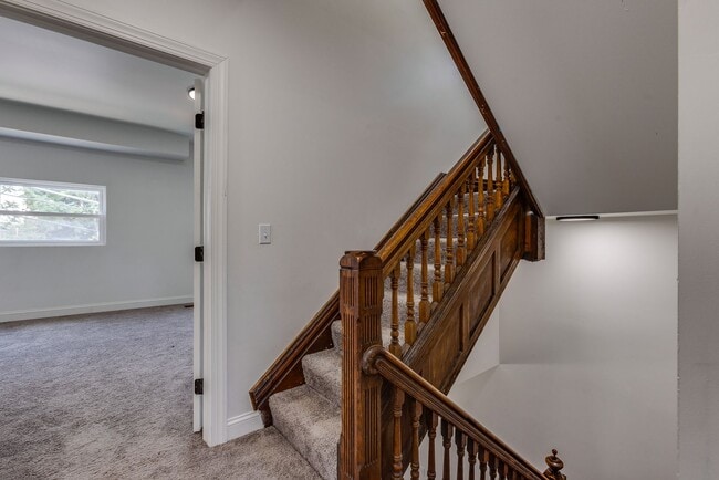 Building Photo - 19 Allen St