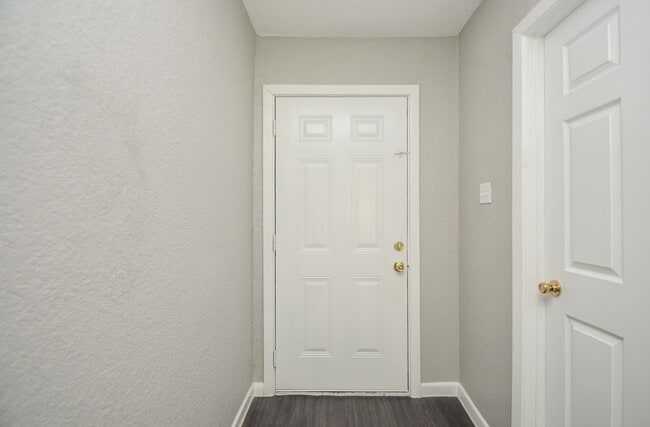 Building Photo - 206 Winkin Ave