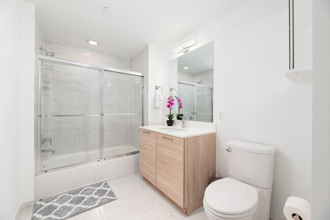 Building Photo - 16385 Biscayne Blvd