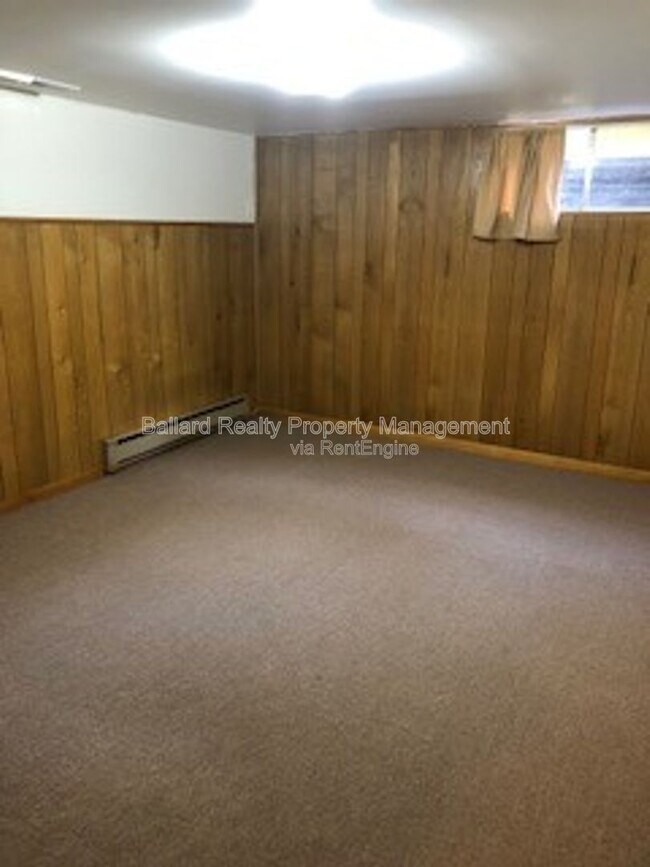 Building Photo - 708 N 80th St