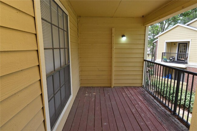 Building Photo - 8605 Mallard Reserve Dr