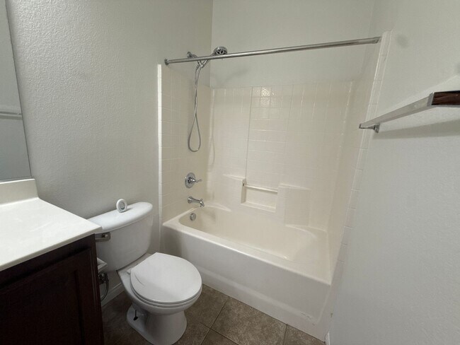 Building Photo - 3bd/bath Single Family Home!