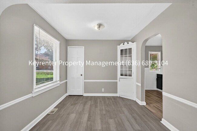 Building Photo - Charming Rehabbed 2-Bedroom Home