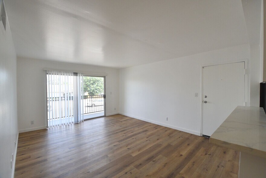 Building Photo - 6401 Riverton Ave