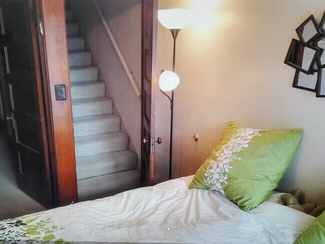 Building Photo - 807 McKinley Ave