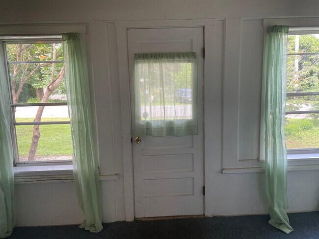 Building Photo - 38 Church St