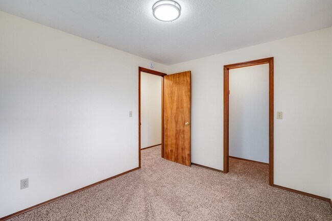 Building Photo - FEW1330-1332