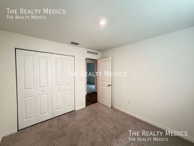 Building Photo - 73 N Rooks Ave