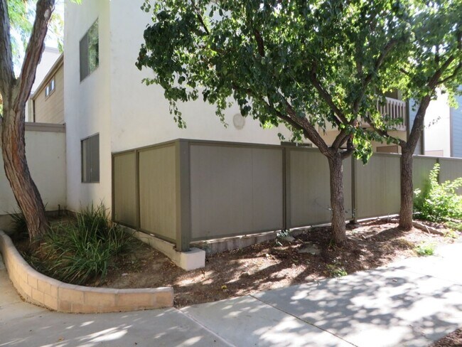 Building Photo - 25718 Hogan Dr