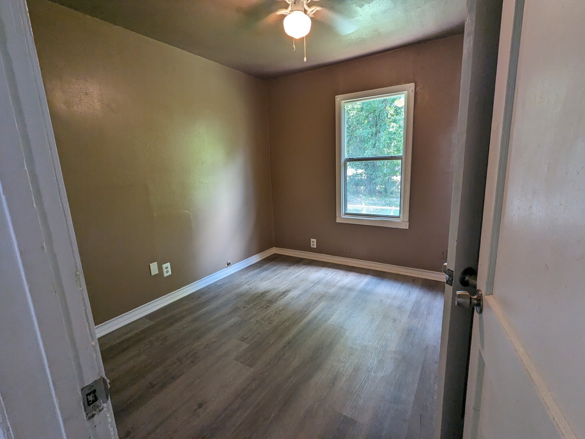 Building Photo - 411 Burnet St